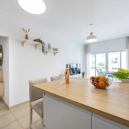 Lumi - With Pool & Garden View