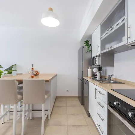 Lumi - With Pool & Garden View דירה *