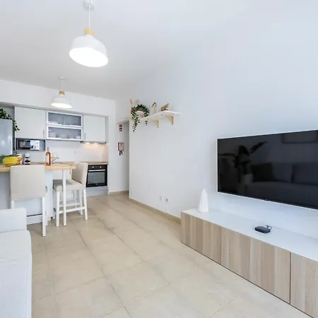 דירה Lumi - With Pool & Garden View