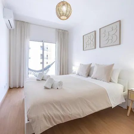 Lumi - With Pool & Garden View דירה *