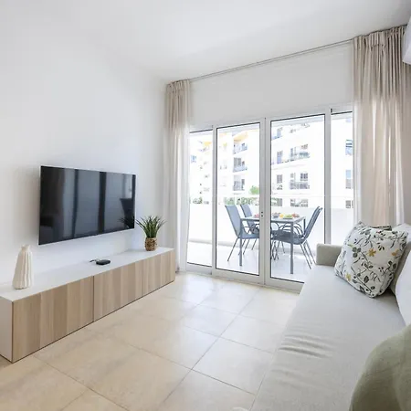 דירה Lumi - With Pool & Garden View